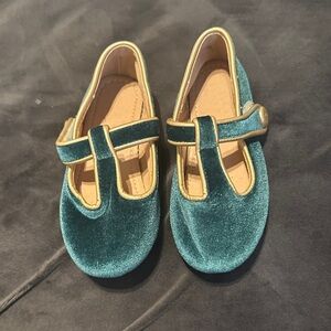 Girls Green Velvet T-Strap Mary Jane Shoes